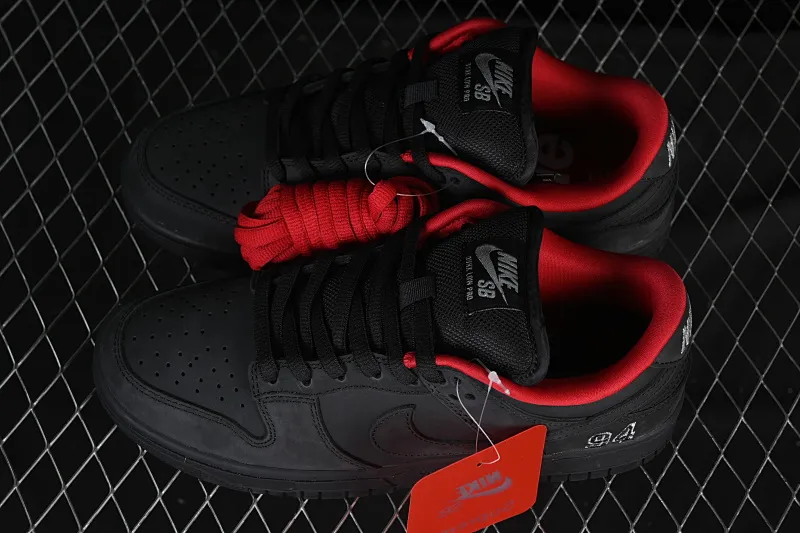 All Categories Nk SB Dunk Series Nk SB Dunk Low Low-top sneakers Supreme x Nike SB Dunk Low "Ocean Fog" Limited Edition Black Warrior Low-top casual sneakers HQ8487-001